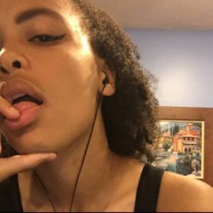 Meet your Posher, Kiana